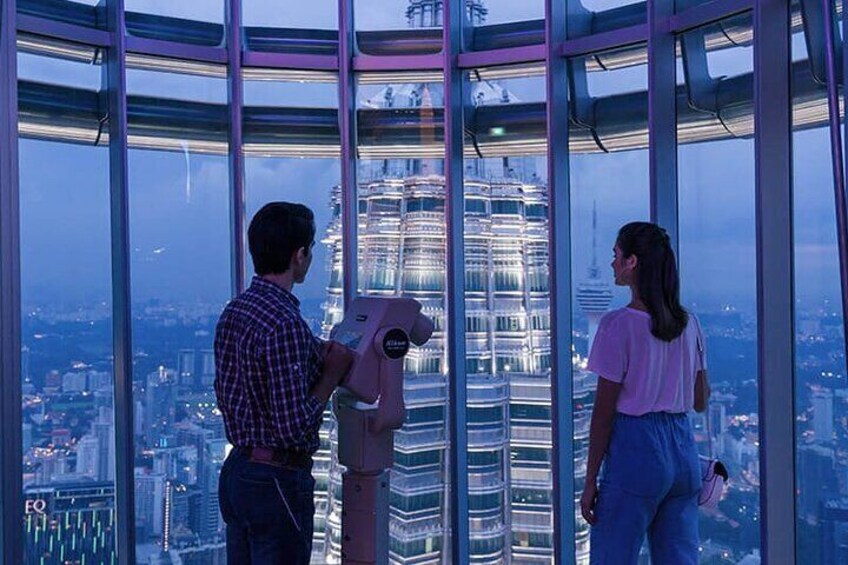 Petronas Twin Tower Skybridge View & Dining Experience Tour with Local Host