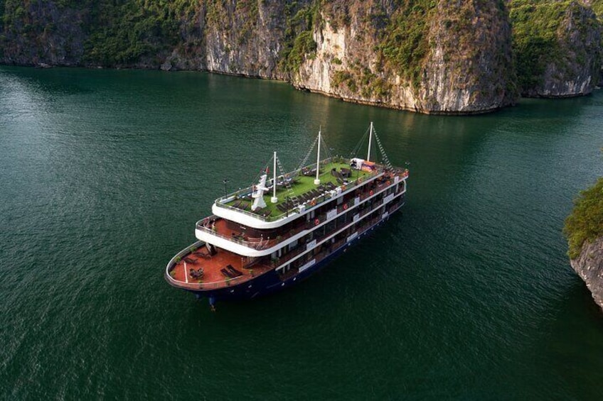 2 Days Halong Bay and Lan Ha Bay on La Pandora Cruise from Hanoi