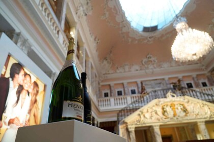 Wiesbaden: Sparkling Winemaking Tour met proeverij van 3 glazen