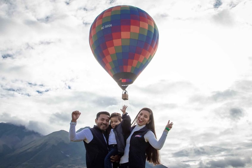 Picture 5 for Activity Otavalo: Sunrise Hot-Air Balloon Ride Over Lago San Pablo