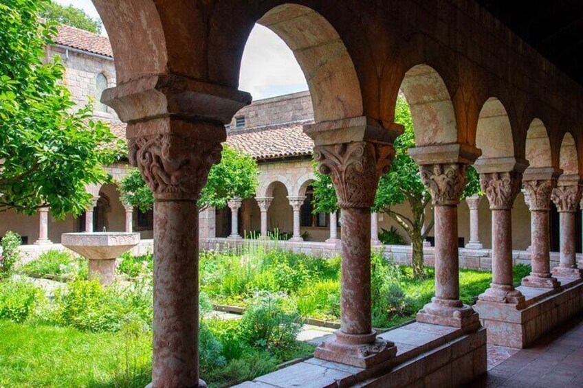 Skip the line Met Cloisters and Fifth Avenue Tour by Car
