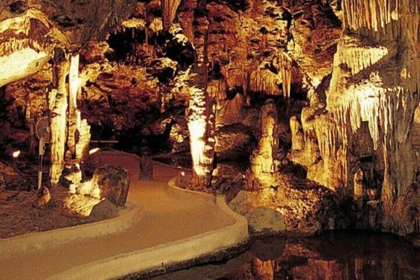 Hato Cave Curacao