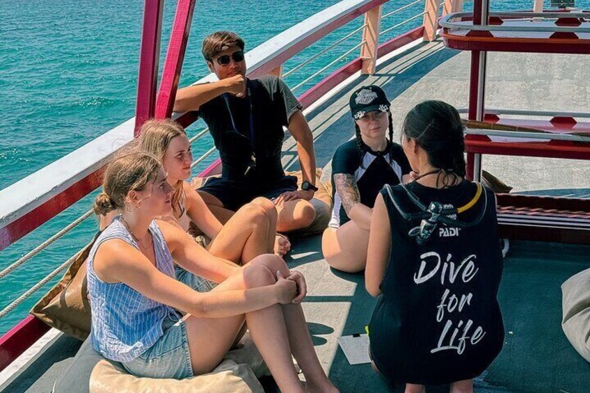 Discover the beauty of Koh Tao scuba diving with NAVA Scuba Diving in a small private group on our private diving boat.