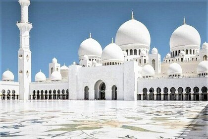 Abu Dhabi Full-Day Sightseeing Tour from Dubai with a guide