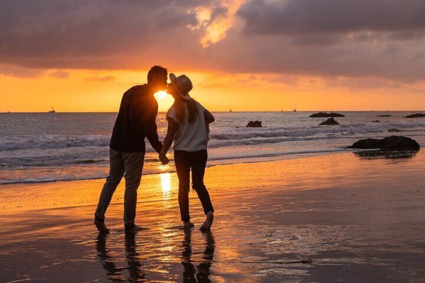 A romantic sunset photoshoot at El Matador Beach.