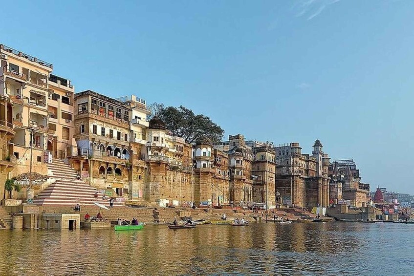 Varanasi: Morning Tour with Yoga Session and Boat Ride