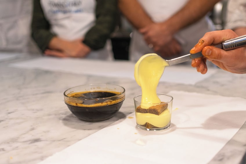 Florence: Pasta exclusive making cooking class with Gelato