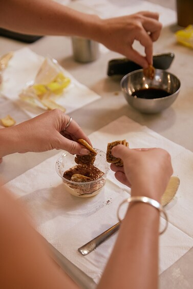 Florence: Pasta exclusive making cooking class with Gelato
