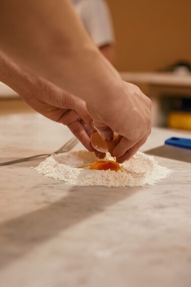 Florence: Pasta exclusive making cooking class with Gelato