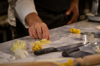 Florence: Pasta exclusive making cooking class with Gelato