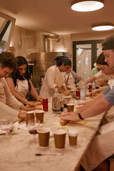Florence: Pasta exclusive making cooking class with Gelato