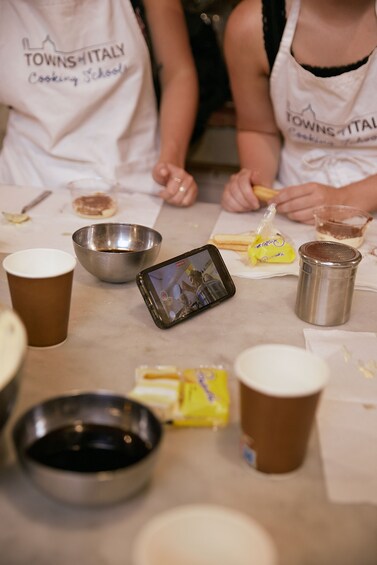 Florence: Pasta exclusive making cooking class with Gelato