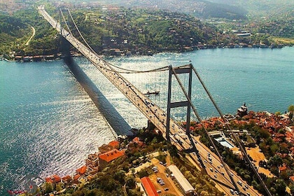 伊斯坦布爾現代城市之旅與博斯普魯斯海峽乘船遊覽和多爾瑪巴赫切