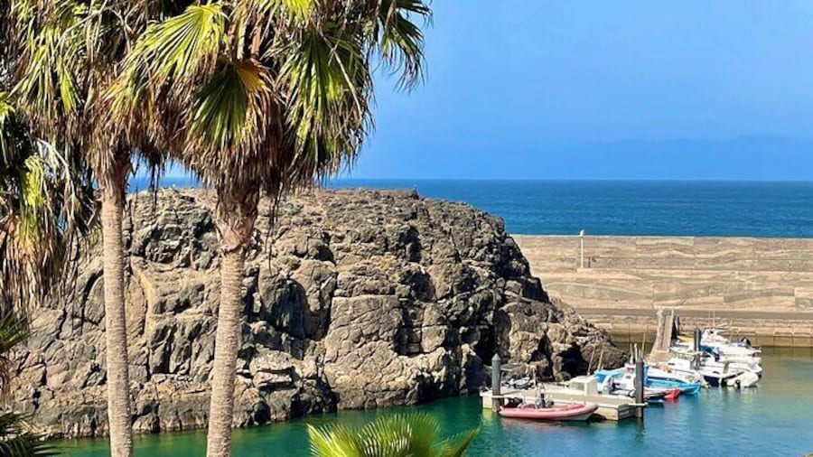 Exploring El Cotillo harbour & village