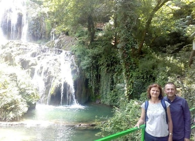 Da Sofia: cascate di Krushuna e grotta di Devetashka per l'intera giornata