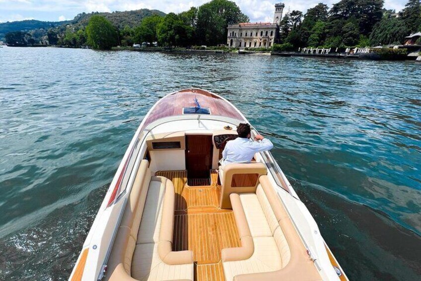 Private Cruise on Lake Como with Luxury Motorboat from 1H to 4H