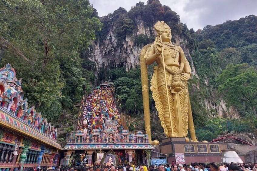 Private Genting Highlands to Kuala Lumpur Airport with Batu Caves