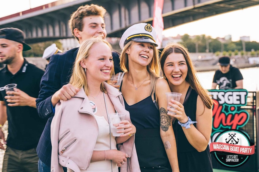 Picture 5 for Activity Warsaw: Boat Party with Unlimited Drinks &VIP Club Entrance