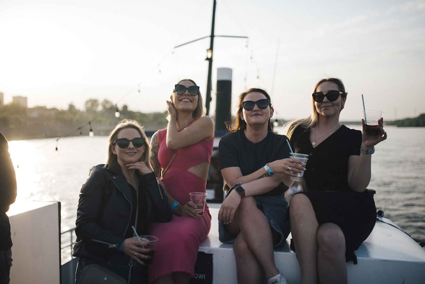 Picture 13 for Activity Warsaw: Boat Party with Unlimited Drinks &VIP Club Entrance