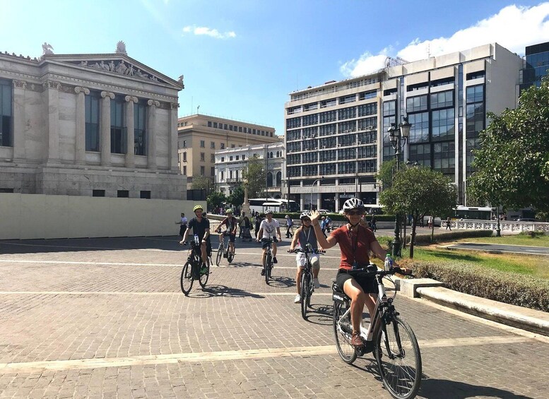 Old and new Athens with street food by e-bike