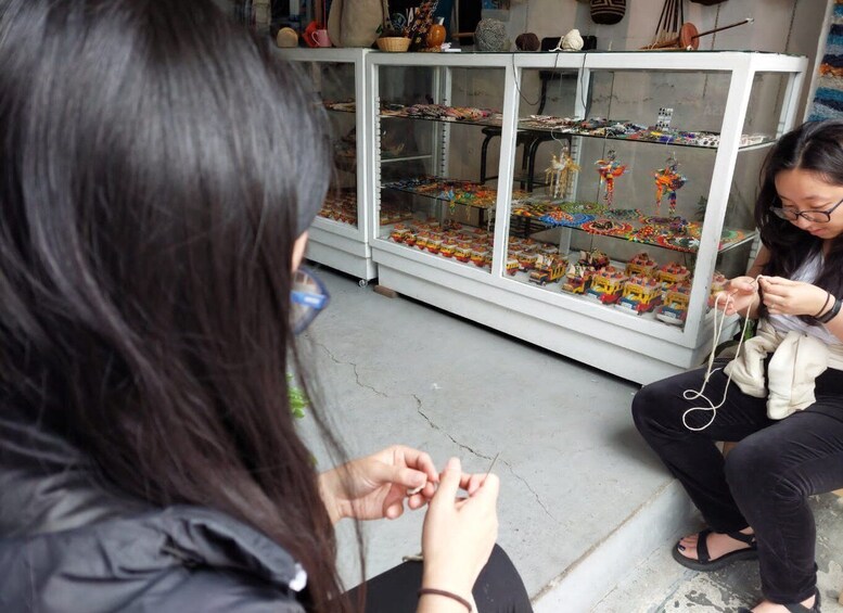 Picture 2 for Activity Bogotá: Traditional Colombian Bag Craft Workshop with Drink