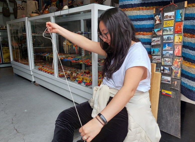 Picture 4 for Activity Bogotá: Traditional Colombian Bag Craft Workshop with Drink