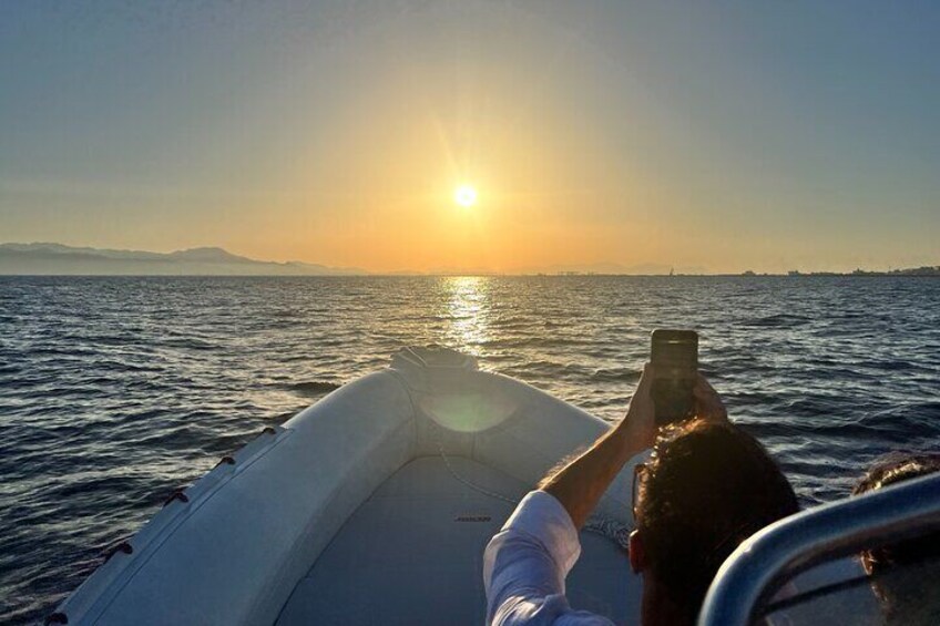 Sunset Cagliari: Sunsets, Dolphins and aperitif at sunset