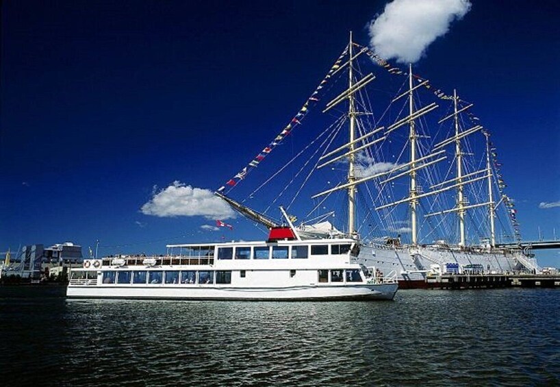 Picture 1 for Activity Lilla Bommen: 4-Hour Guided Boat Tour to Vinga Island