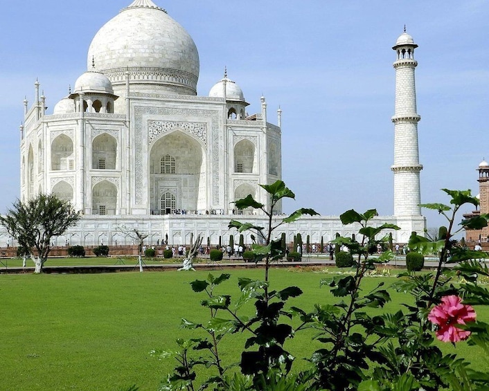 Picture 3 for Activity From Bangalore: Taj Mahal Tour with Round-Trip Flights