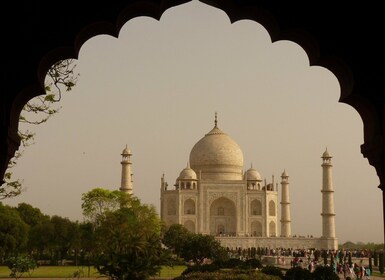 From Bangalore: Taj Mahal 2-Day Tour with Flights and Hotel