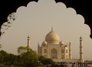 From Bangalore: Taj Mahal 2-Day Tour with Flights and Hotel