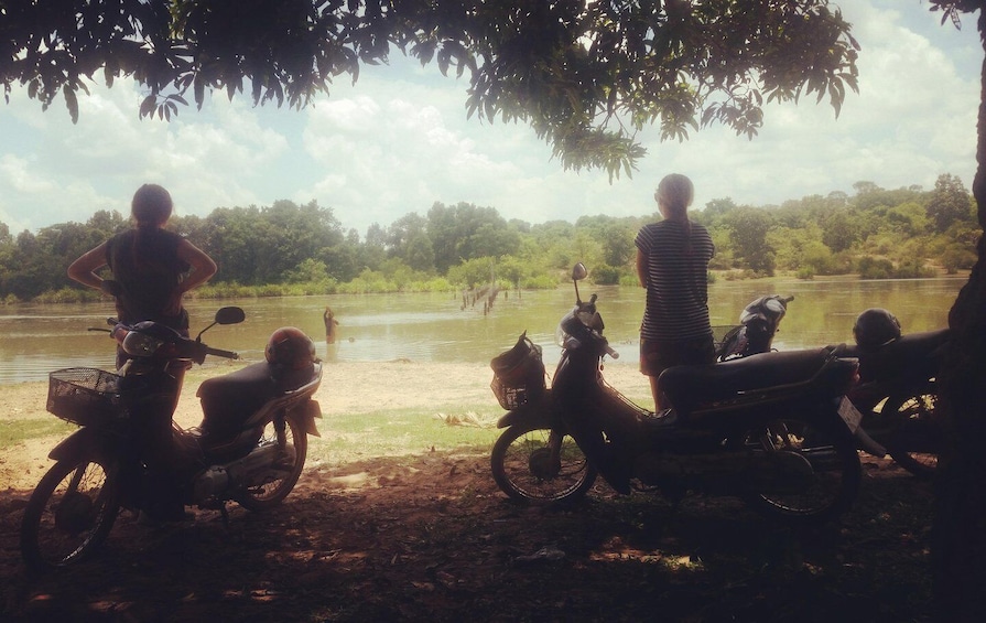 Picture 7 for Activity Siem Reap: 3-Hour Ancient Trails Motorbike Tour