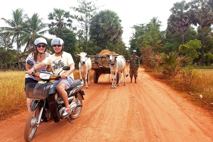 Picture 4 for Activity Siem Reap: 3-Hour Ancient Trails Motorbike Tour