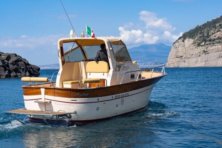 Private Boat Tour of Capri on Sorrentine Goiter