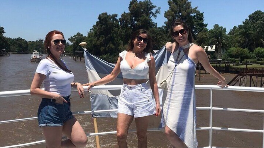 Tour to the North Zone of Buenos Aires and Navigation in Tigre
