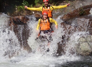 Cairns: Tur Petualangan Kristal & Behana - Cairns Canyoning