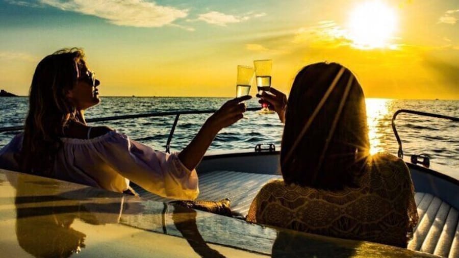 2 Hours Aperitif on Boat at Sunset