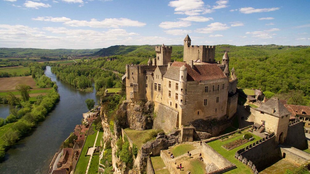 Picture 1 for Activity Sarlat : Private tour to Prehistoric Cave + Medieval Castle