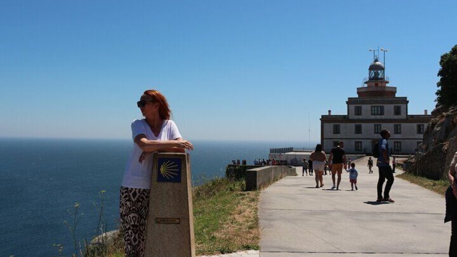 Finisterre Express : the route to the end of the world