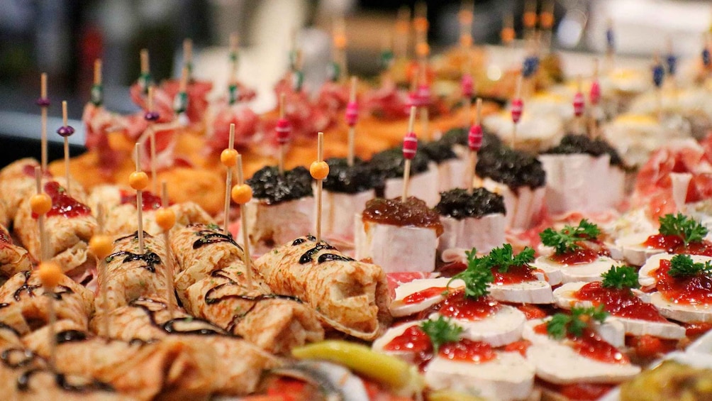 Picture 20 for Activity Bilbao: Gastronomic and Cultural Walking Tour with Tastings