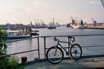 Hamburg: Tur Sepeda di Speicherstadt & Pelabuhan Tua