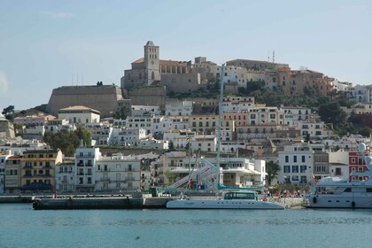 Ibiza: Ganztagesausflug und Besuch eines Hippiemarktes