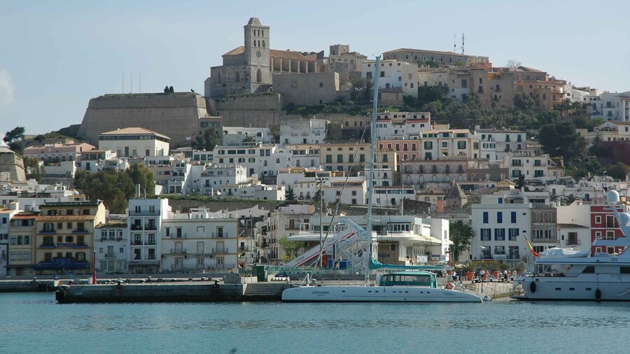 Ibiza: Full-Day Excursion and Visit to a Hippy Market