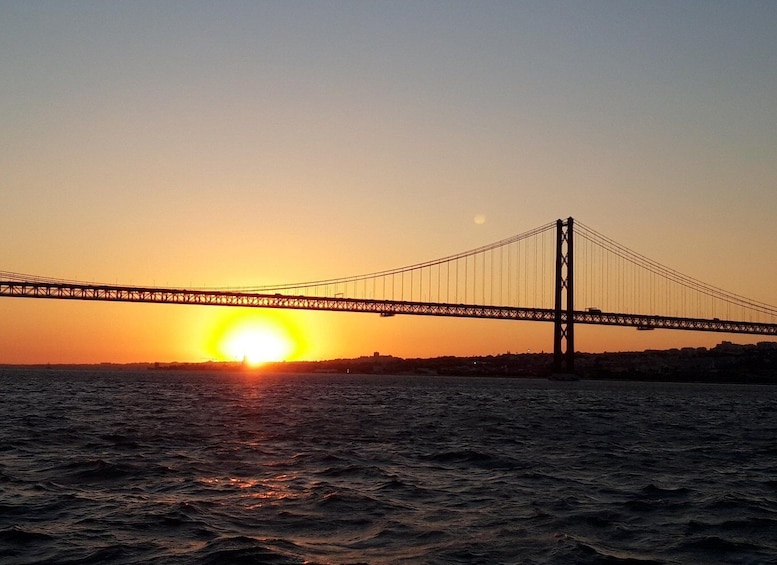 Picture 10 for Activity Lisbon: SpeedBoat Tour at Sunset or Daylight