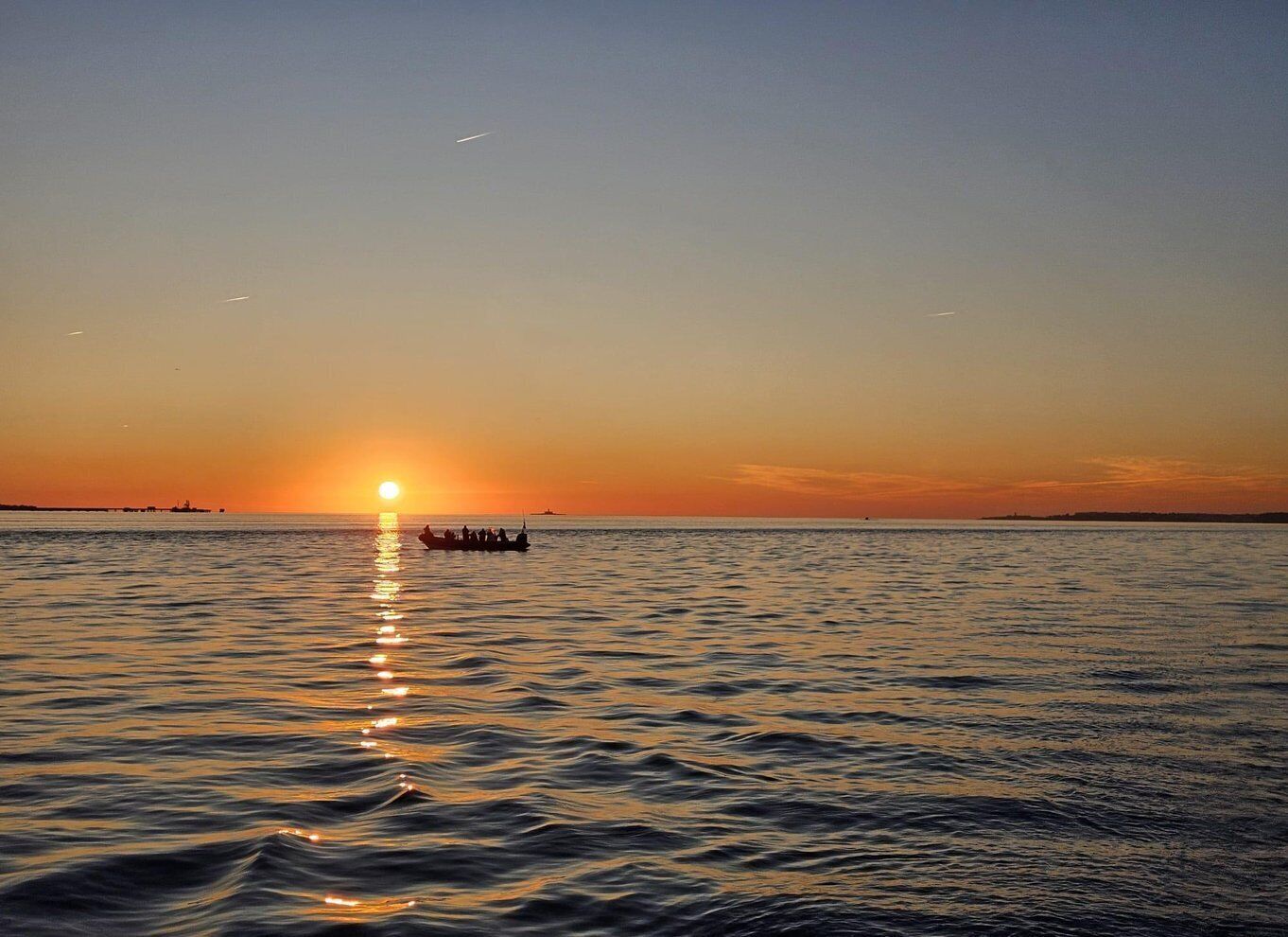 Lisbon: SpeedBoat Tour at Sunset or Daylight