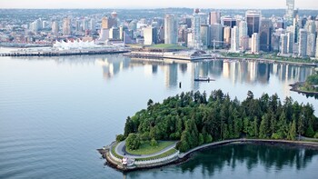 Private Vancouver City Tour & Wine Tasting