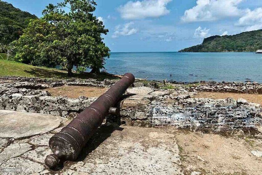 Full-Day Fort San Lorenzo and Panama Canal Guided Tour