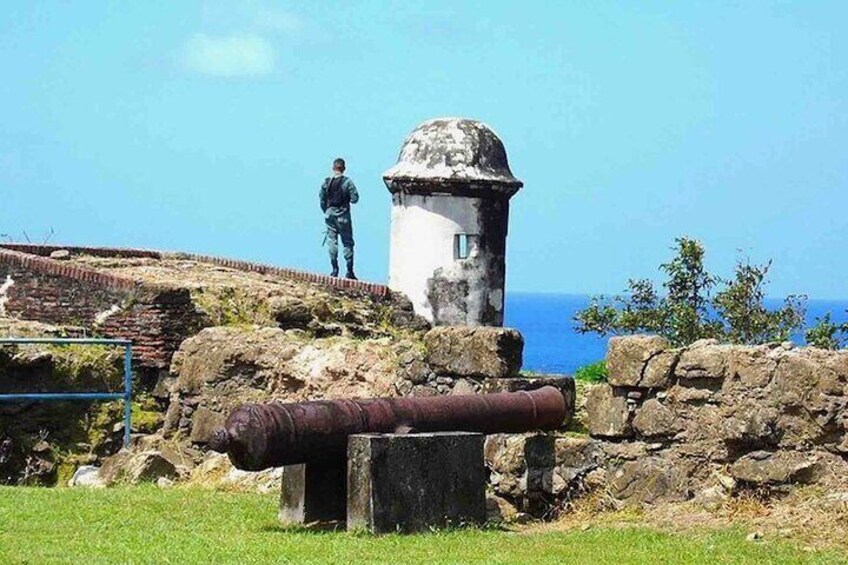 Full-Day Fort San Lorenzo and Panama Canal Guided Tour