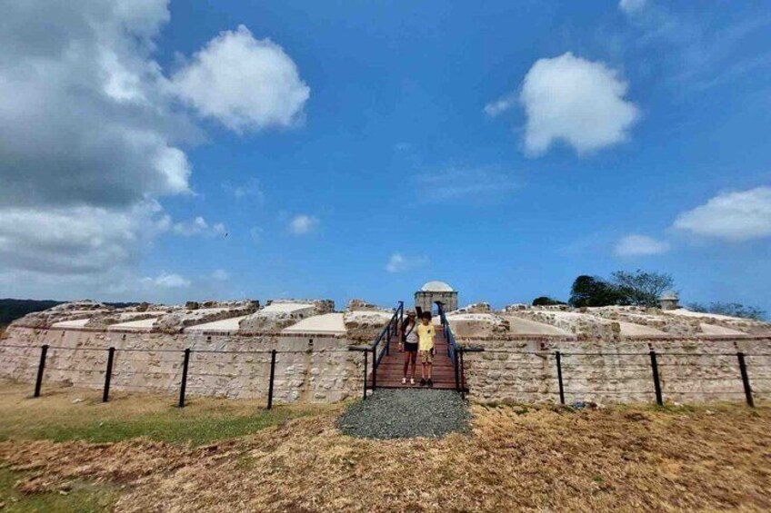 Full-Day Fort San Lorenzo and Panama Canal Guided Tour