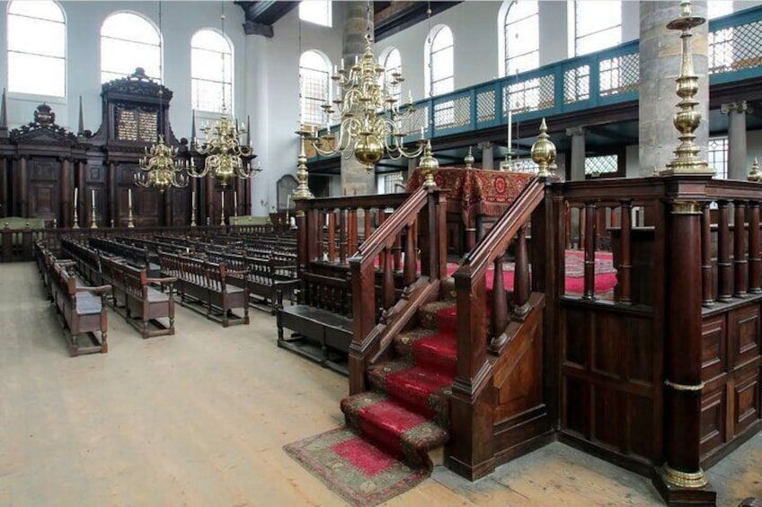 Portuguese Synagogue, inner scene
